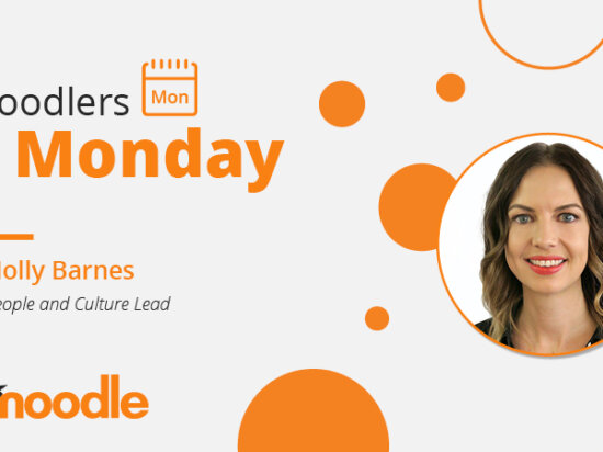 Questo Moodlers Monday Holly Barnes condivide come Moodle possa diventare un'immagine "Top 10 Great Place to Work".