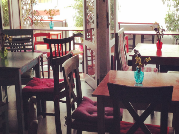 Greek Cafe goes viral with Moodle Image