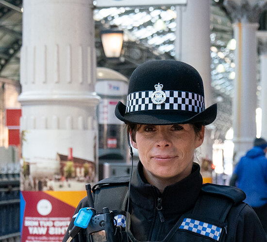 Capacitando liderança e gestão na força de trabalho da polícia do Reino Unido Imagem