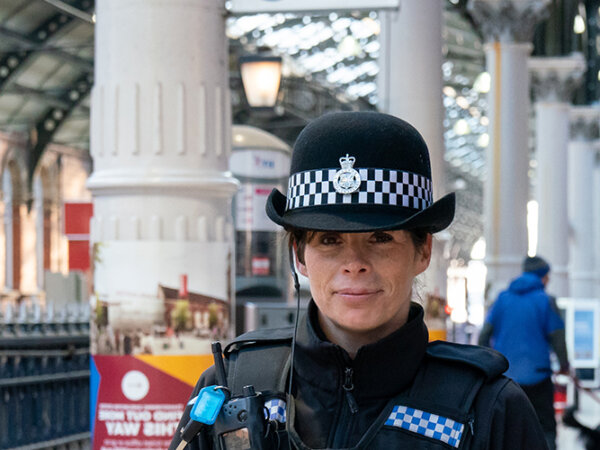 Stärkung von Führung und Management im britischen Polizeipersonal Image
