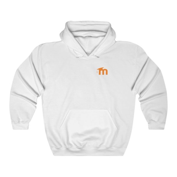 Um suéter com capuz branco com o logotipo do Moodle 'm' impresso em laranja