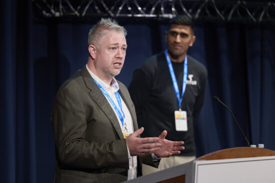 A Accipio compartilha como seus agentes de IA ajudam a autogerenciar um site Moodle.  Imagem