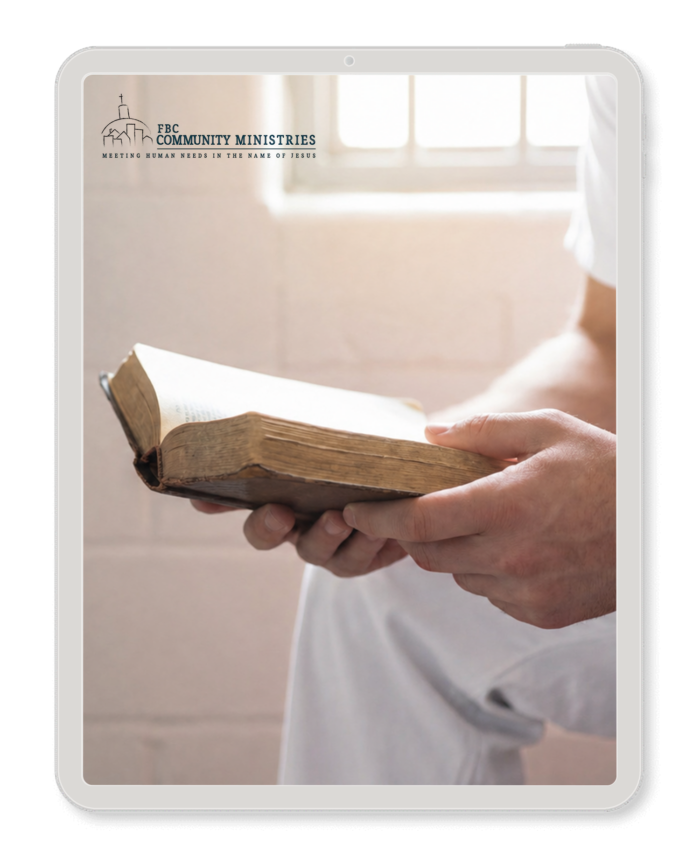 Logo des ministères communautaires de la First Baptist Church. Mains tenant une bible. Un mur de couleur pâle en arrière-plan.